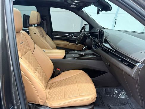 Used 2021 Cadillac Escalade Premium Luxury w/ Driver Assist Tech Package image 26