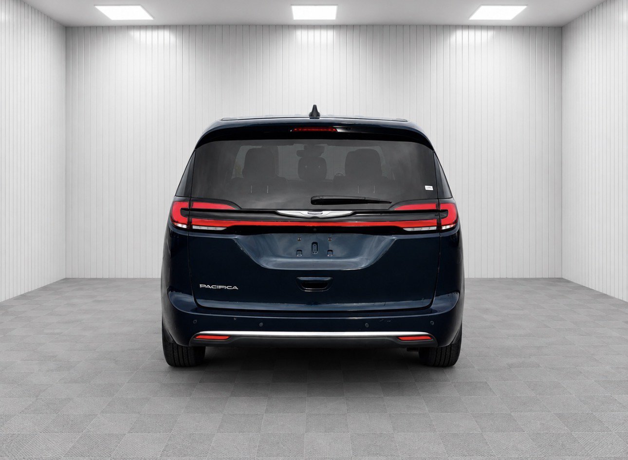 Used 2023 Chrysler Pacifica Touring-L FWD image 4