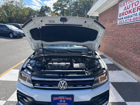 Used 2021 Volkswagen Tiguan SE R-Line image 32
