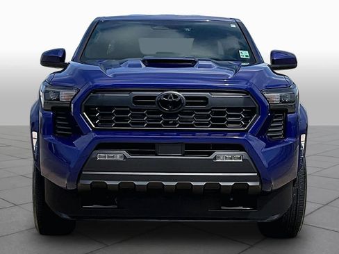 Used 2025 Toyota Tacoma TRD Sport RWD image 4