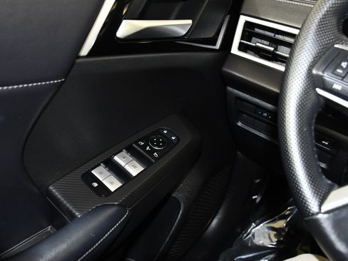 Used 2023 Mitsubishi Outlander SE AWD/4WD image 32