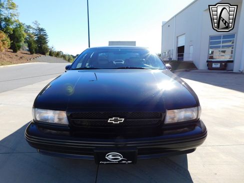 Used 1994 Chevrolet Impala SS image 3