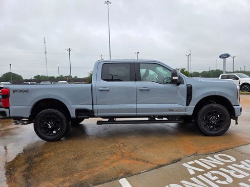 New 2026 Ford F250 Lariat w/ Black Appearance Package AWD/4WD image 11