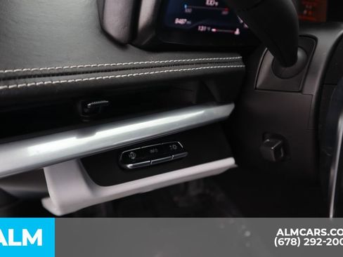 Used 2021 Chevrolet Corvette Stingray w/ Z51 Performance Package image 16