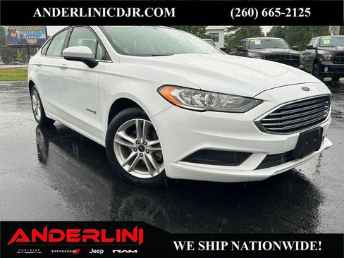 Used 2018 Ford Fusion SE FWD image 1
