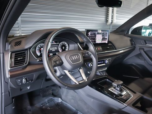 Used 2025 Audi Q5 2.0T Premium Plus w/ Premium Plus Package AWD/4WD image 17