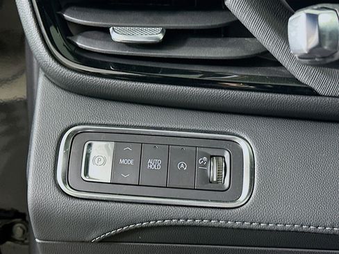 Used 2025 Buick Enclave Preferred image 17