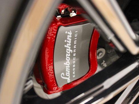 Used 2025 Lamborghini Urus SE image 13