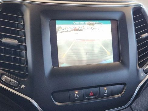 Used 2021 Jeep Cherokee Latitude Lux w/ Sun & Sound Group image 6