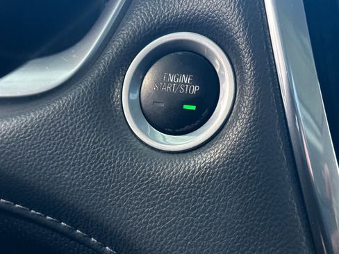 Used 2020 Chevrolet Traverse Premier FWD image 25