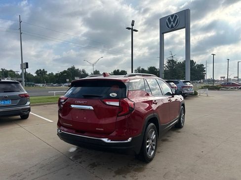 Used 2022 GMC Terrain SLT AWD/4WD image 5
