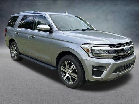 Used 2024 Ford Expedition Limited RWD image 3