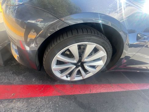 Used 2019 Tesla Model 3 Standard Range Plus image 4