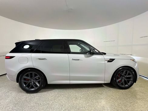 Used 2024 Land Rover Range Rover Sport Dynamic SE AWD/4WD image 6