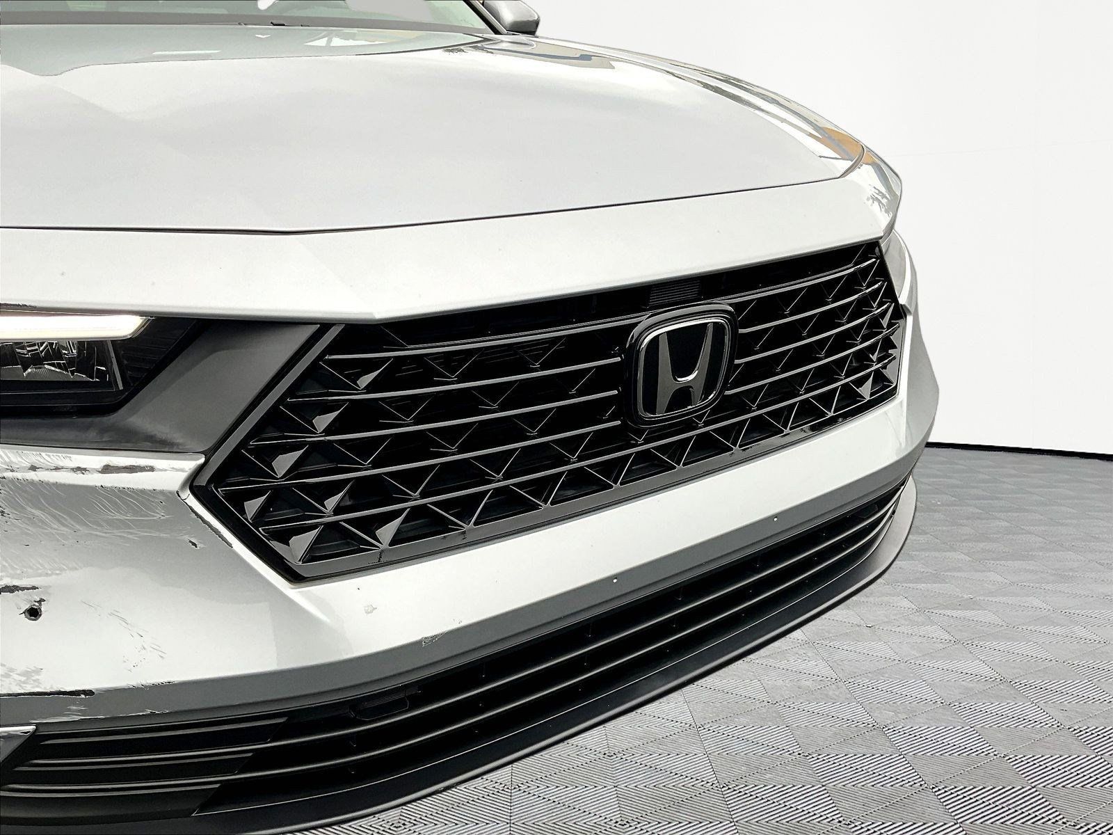 Used 2023 Honda Accord EX image 31