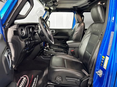 Used 2023 Jeep Wrangler Unlimited Sahara w/ Dual Top Group AWD/4WD image 20
