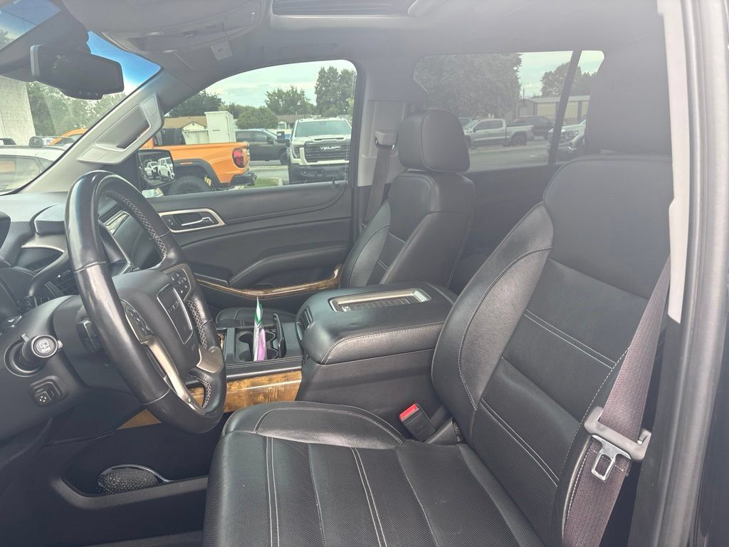 Used 2017 GMC Yukon XL Denali w/ Open Road Package AWD/4WD image 41