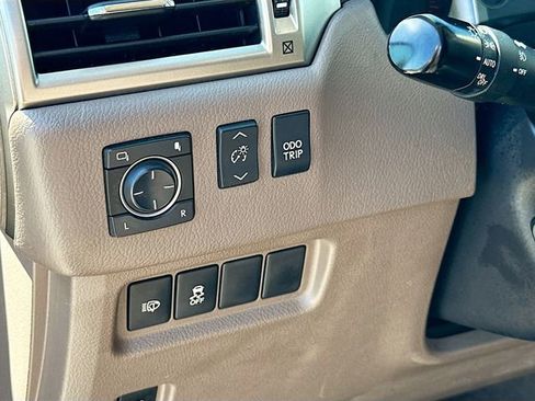 Used 2017 Lexus GX 460 image 10