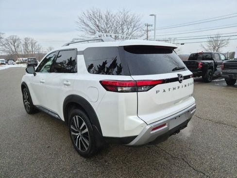 Used 2025 Nissan Pathfinder Platinum image 8