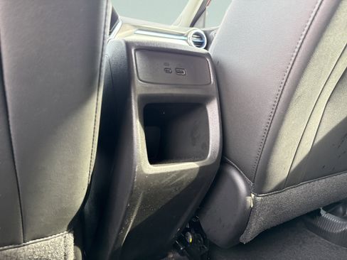 Used 2025 Chevrolet Trax LT w/ LT Convenience Package FWD image 18