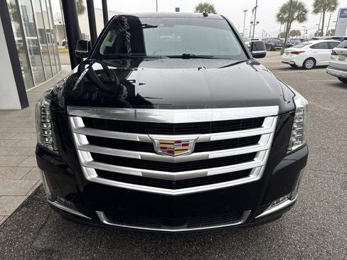 Used 2019 Cadillac Escalade ESV Premium Luxury image 6