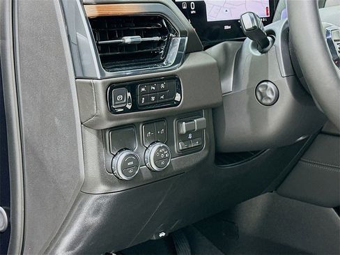 New 2026 GMC Yukon Denali w/ Denali Reserve Package image 10