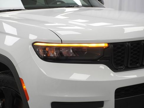 Certified 2023 Jeep Grand Cherokee L Laredo image 5