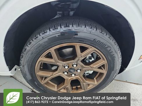 Used 2025 Ford Maverick Lobo AWD/4WD image 35