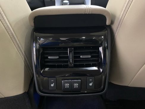 Used 2019 Toyota Avalon Limited w/ Advanced Safety Package image 19