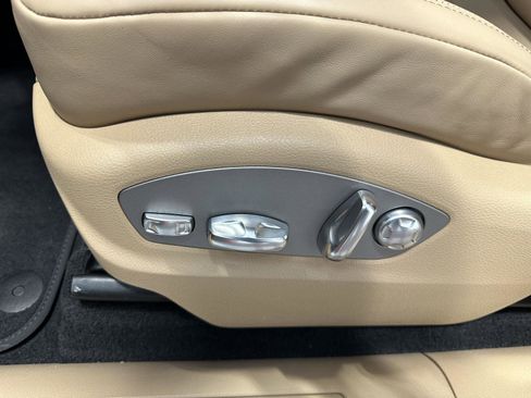Certified 2026 Porsche Macan AWD/4WD image 19