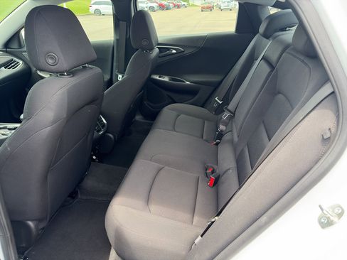 Used 2025 Chevrolet Malibu LT FWD image 11