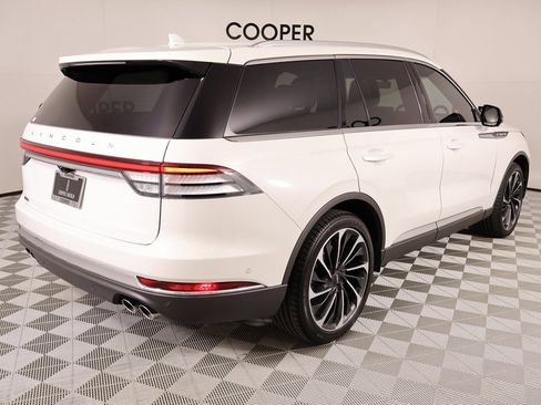 Used 2023 Lincoln Aviator Reserve w/ Equipment Group 201A image 23