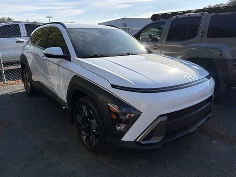 Used 2024 Hyundai Kona SEL image 3