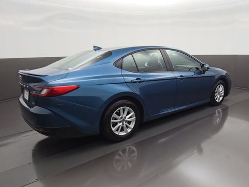 Used 2025 Toyota Camry LE w/ Convenience Package FWD image 10
