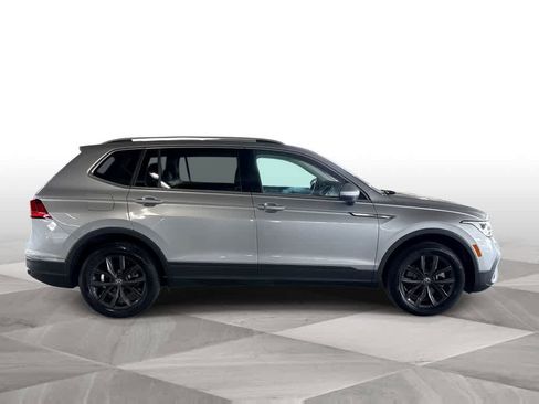 Used 2024 Volkswagen Tiguan SE FWD image 9