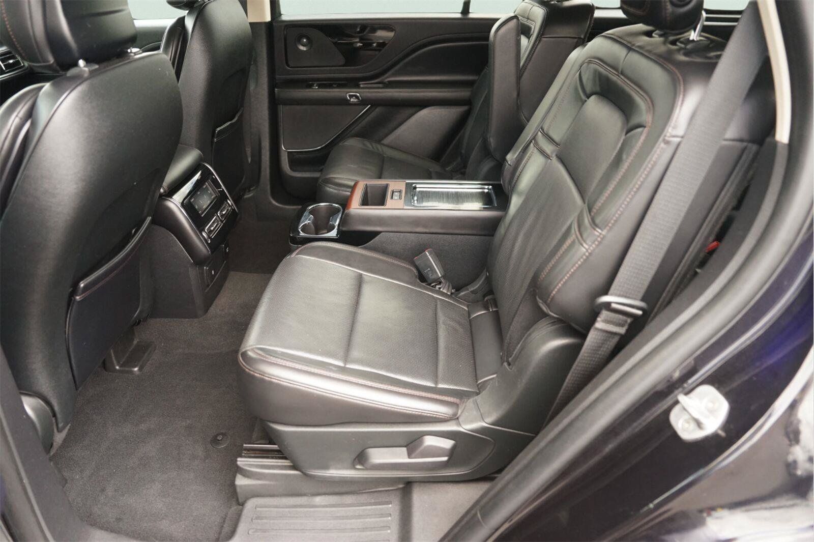 Used 2020 Lincoln Aviator Reserve w/ Equipment Group 201A RWD image 13