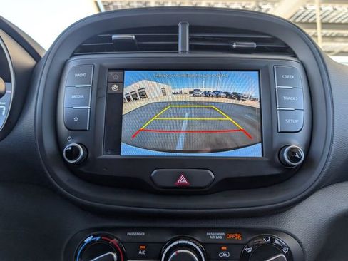 Used 2023 Kia Soul LX image 15