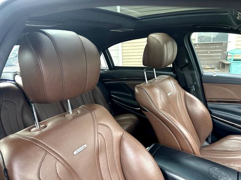 Used 2018 Mercedes-Benz S 63 AMG AMG S 63 4MATIC Sedan w/ Driver Assistance Package image 18