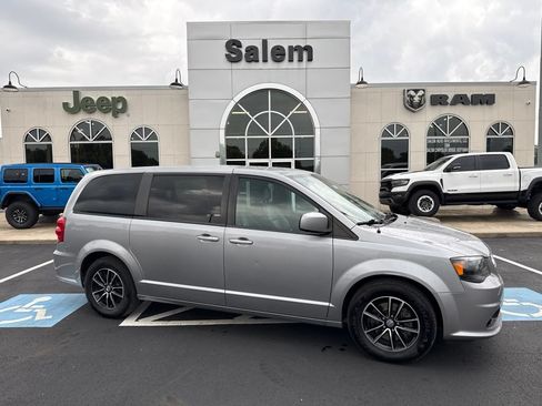 Used 2019 Dodge Grand Caravan GT FWD image 1