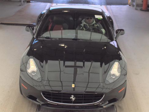 Used 2010 Ferrari California Base image 7