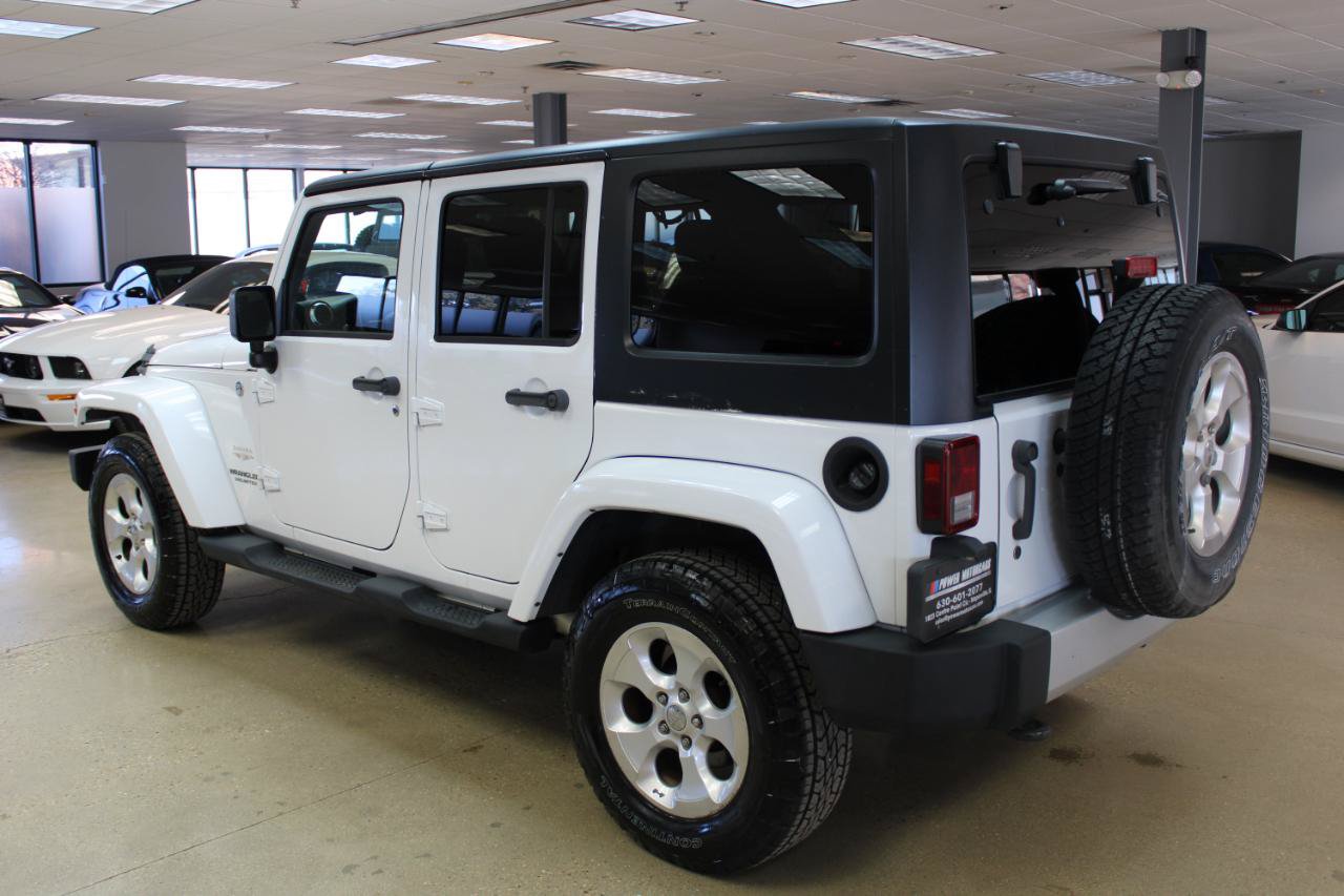 Used 2013 Jeep Wrangler Unlimited Sahara w/ Connectivity Group AWD/4WD image 4