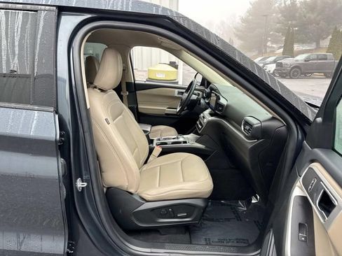 Certified 2022 Ford Explorer XLT w/ Equipment Group 202A image 11