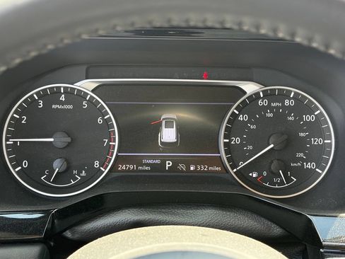Used 2025 Nissan Pathfinder SV FWD image 12