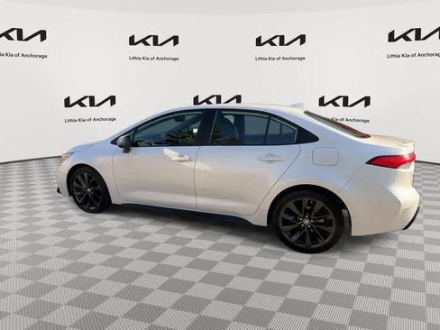 Used 2023 Toyota Corolla SE w/ SE Premium Package FWD image 5