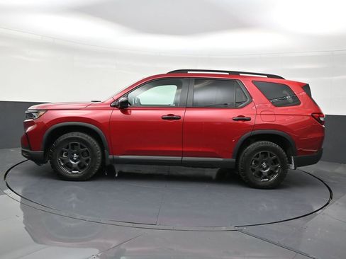Used 2023 Honda Pilot TrailSport image 2