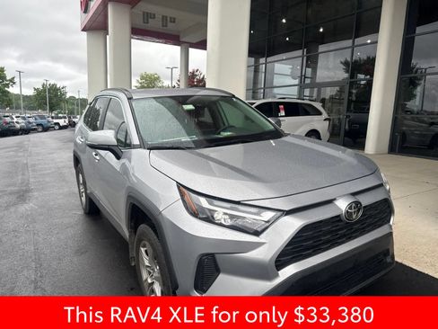 Used 2023 Toyota RAV4 XLE AWD/4WD image 11