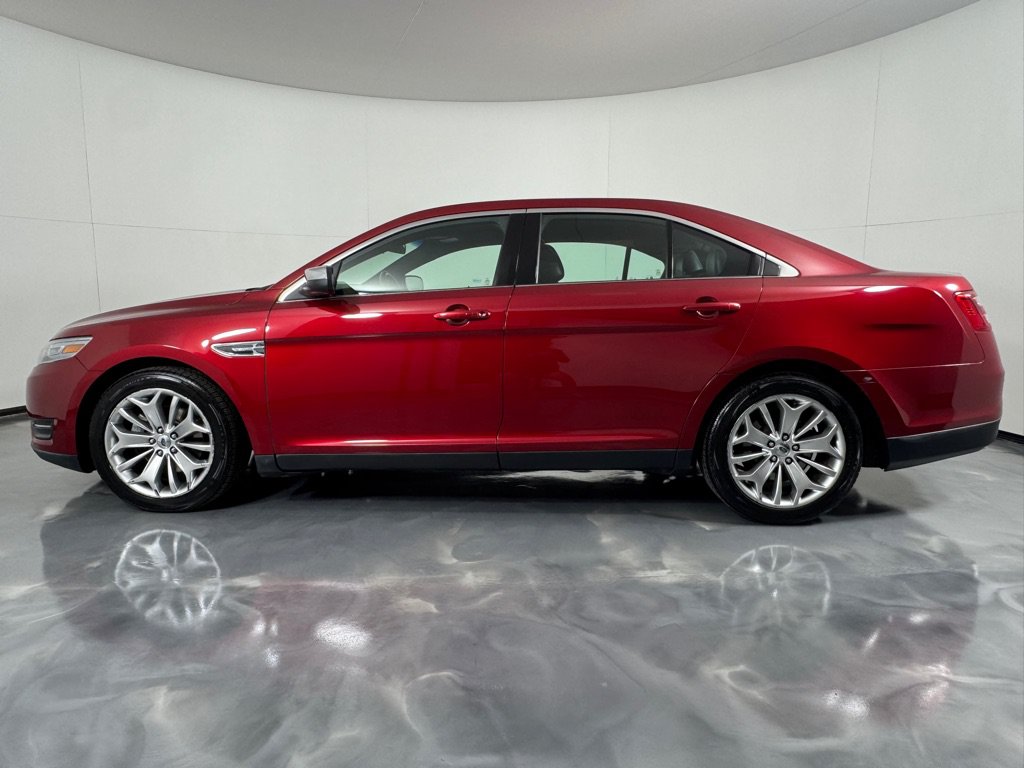 Used 2013 Ford Taurus Limited FWD image 5