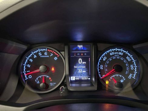 Used 2022 Toyota Tacoma SR AWD/4WD image 32