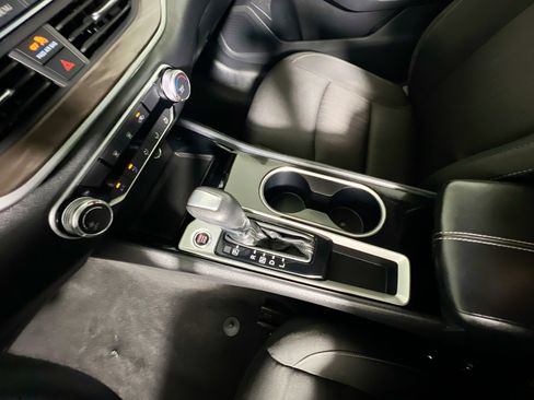 Used 2024 Nissan Altima 2.5 SV FWD image 26