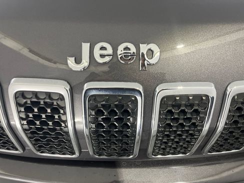 Used 2019 Jeep Cherokee Latitude Plus image 36